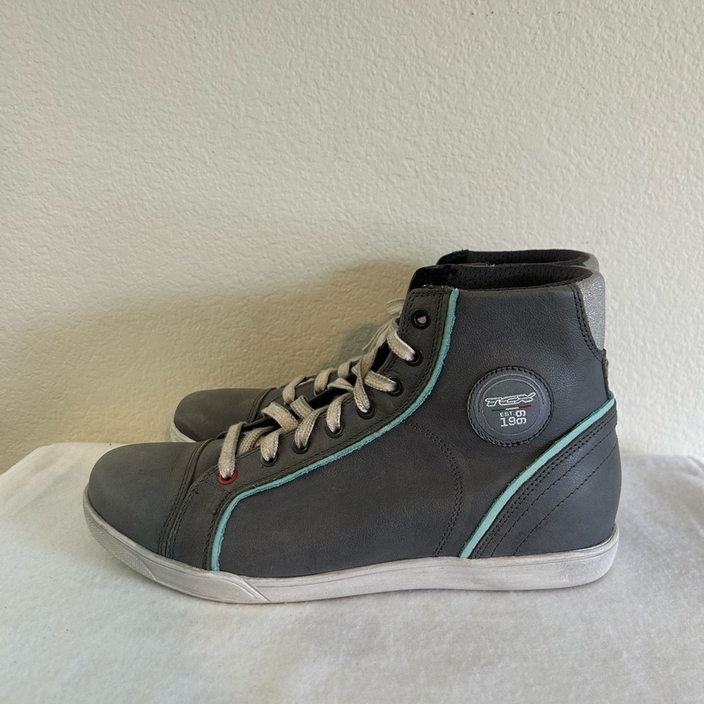 Shoes Moto Tourism Tcx X-Street Lady
Grey Sky Size 9.5